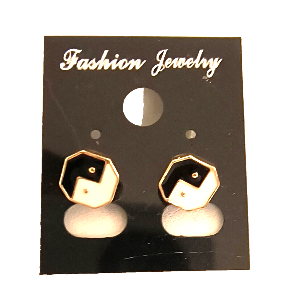 New Women's Fashion Jewelry Post/Stud Earrings Black White Gold Color LaPousette - £6.16 GBP