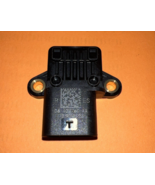 Tesla Model 3 RH DOOR HANDLE HALL SENSOR 08-407760-AA OEM - $700.28 MXN
