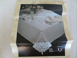 Nip Garden Elegance Cotton White Tablecloth w/8 Napkins - 65&quot; X 83&quot; Oval - £23.17 GBP