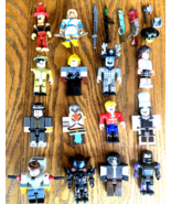 Lot of Random Mix Roblox Toys Action Figures, weapons, accessories No Co... - $458.90 MXN