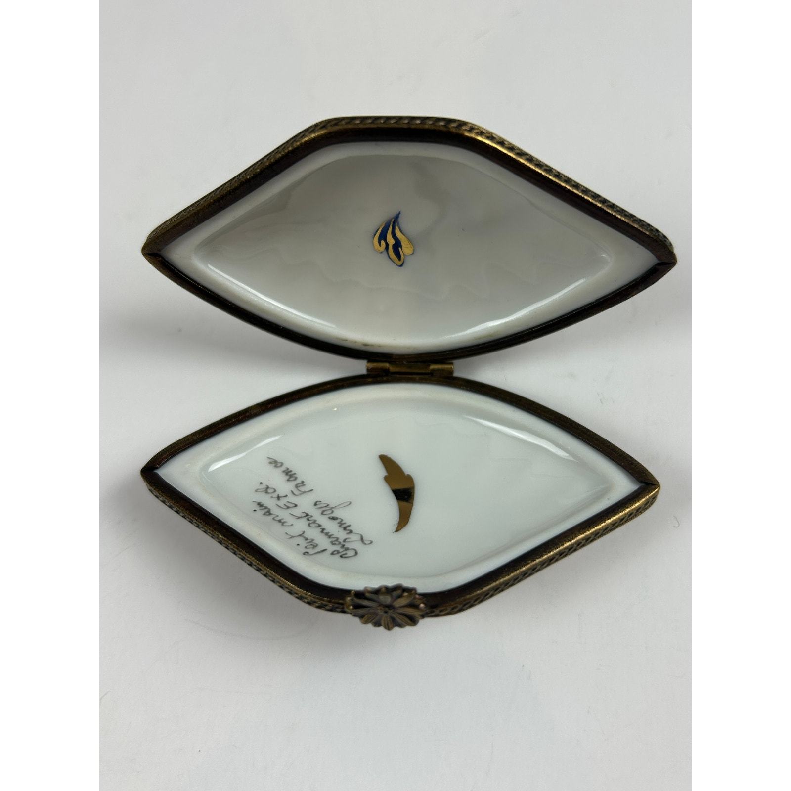 Hand-Painted Limoges Peint Main Trinket Box – Chamart Exclusive Floral Design Item image 8