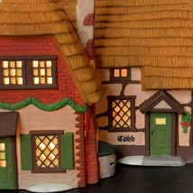 Dept 56 Cobb Cottage Dickens Village Lighted Christmas Building - 1994 - $39.60