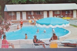 Greenbrier Lodge Hotel Motel Williamsburg VA Vintage Postcard Pool - £13.57 GBP