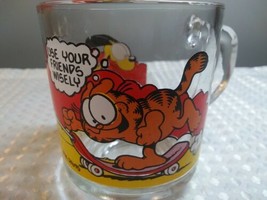 Vintage 1978 Garfield &amp; Odie Skateboard Clear Glass McDonald&#39;s Promotional Mug - £5.31 GBP