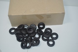 NEW LOT of 150 GC Waldom - Rubber Grommet 1&quot; hole (knockout) pn#- 11-316-C - €161,00 EUR