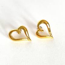 Avon Funky Hearts Love Gold Tone Pierced Stud Earrings 3/4in - £10.51 GBP