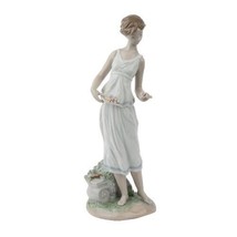 Lladro "Flowers for Goddess" #7709 Young Girl in Toga with Flowers Retired! - $374.22