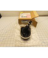 Ford FR3Z-7277-EA Manual Shifter Boot and Bezel Assembly - $2,005.25 MXN