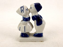 Delfts Blue Porcelain Figurine, Kissing Boy &amp; Girl, Vintage Holland Souvenir - £11.60 GBP