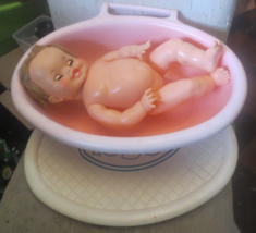 Vintage 1967 Ideal Toy TUBSY Baby Doll with Bathtub Changing Table Sleep Eyes - $84.14