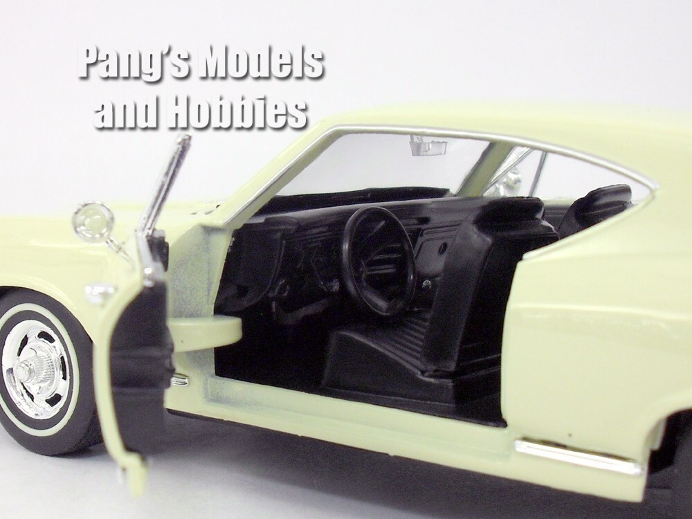 1968 Chevrolet Chevelle SS-396 1/24 Scale Diecast Model by Welly - OFF WHITE Item image 6