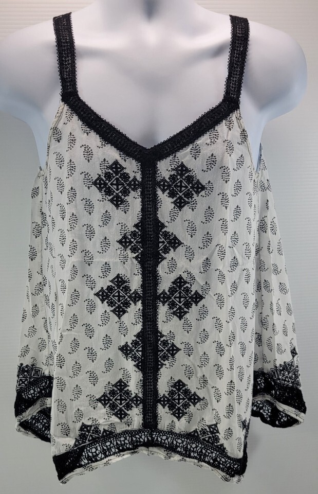 MM) Lucky Brand Woman Black White Lace V-Neck Tank Top Medium - $7.91