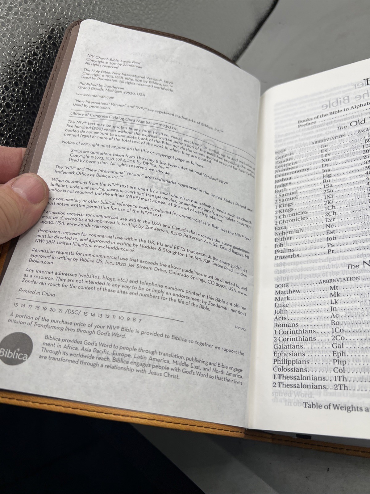 NIV Church  Holy Bible, Large Print By Zondervan 2011, Leather Back Item image 6