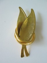 Vintage MCM Brushed Goldtone Double Leaf in Rings Brooch, Lapel/Scarf Pin 2-7/8&quot; - £6.20 GBP