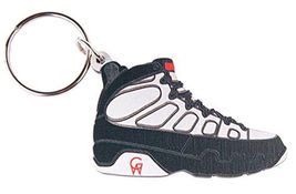 Portachiavi Sneaker Good Wood NYC 9 Nove Bianco/Nero 9 Anello Chiave - $13.56 CAD