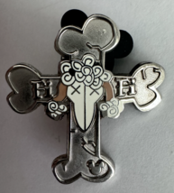 Disney Fifi Poodle Pets Tombstone Hidden Mickey Haunted Mansion Cast Pin 2009 - £8.26 GBP