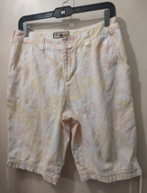 Caribbean Joe Women&#39;s Light Colored Floral Design Denim Jean Shorts Size 10 - £7.03 GBP