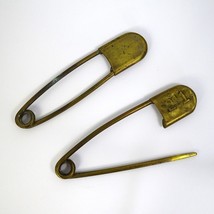 Set of 2 Vintage Large Metal Safety Pins Key Tag Laundry Horse Blanket NATIONAL - £20.83 GBP