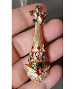 Vintage MYLU Santa Claus Christmas Brooch Pin Goldtone Star Hat Rhinesto... - $853.40 MXN