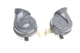 00-06 BMW X5 E53 LOW & HIGH TONE HORNS PAIR Q7703 image 4