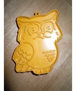 Vintage 1970&#39;s Hallmark Tan Retro Plastic Owl Cookie Cutter - $132.08 MXN