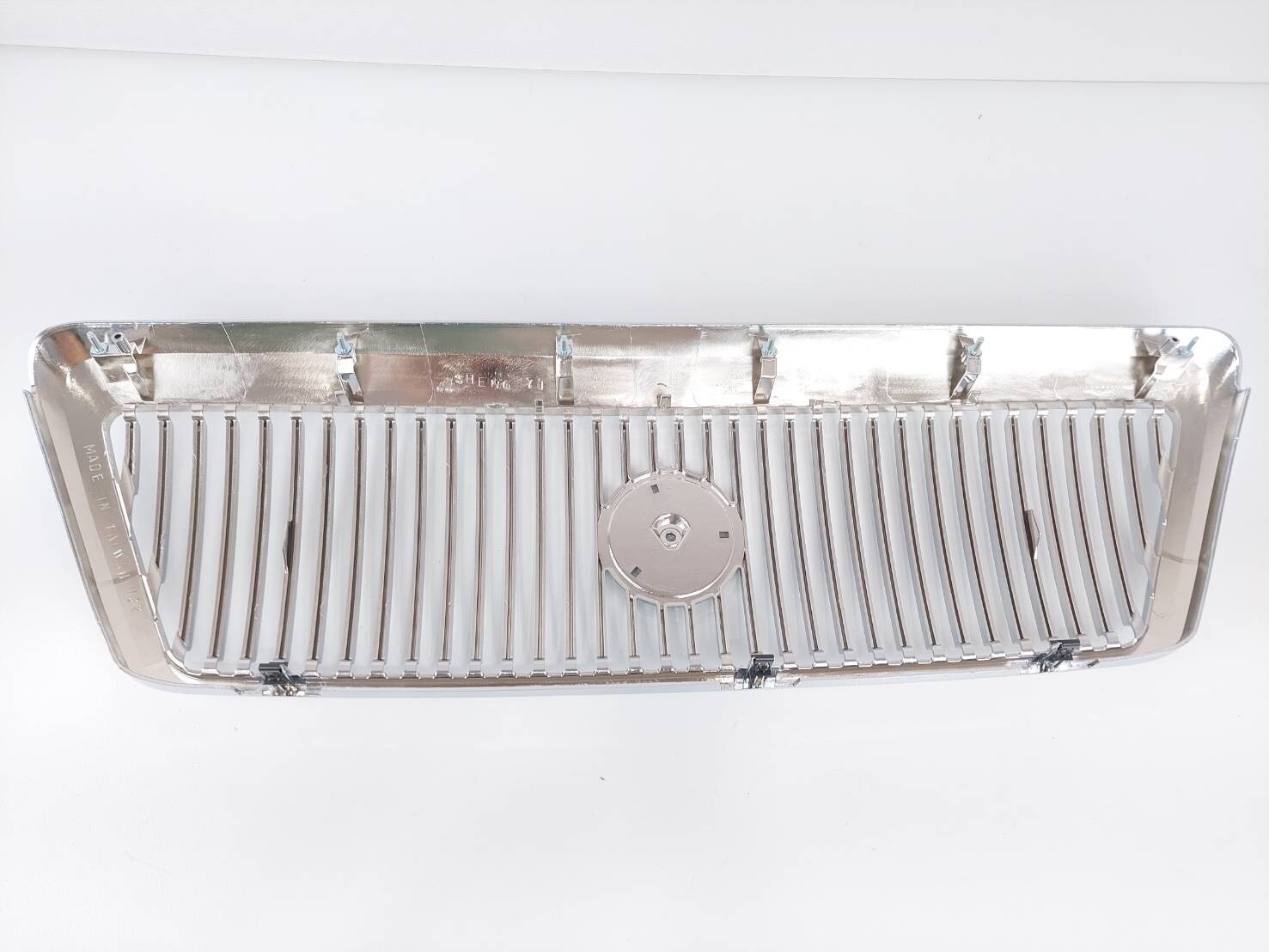 Front Chromed Grille fits Mercury Grand Marquis 2003-2005 FO1200406 Item image 4