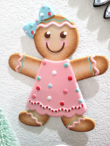 Christmas Pink Gingerbread Girl Ornament Wreath Tabletop Metal Wall Sign... - $36.62