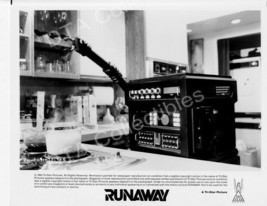 RUNAWAY-1984-TOM SELLECK-BLACK&amp;WHITE-8&quot;x10&quot; Still Fn - £17.44 GBP