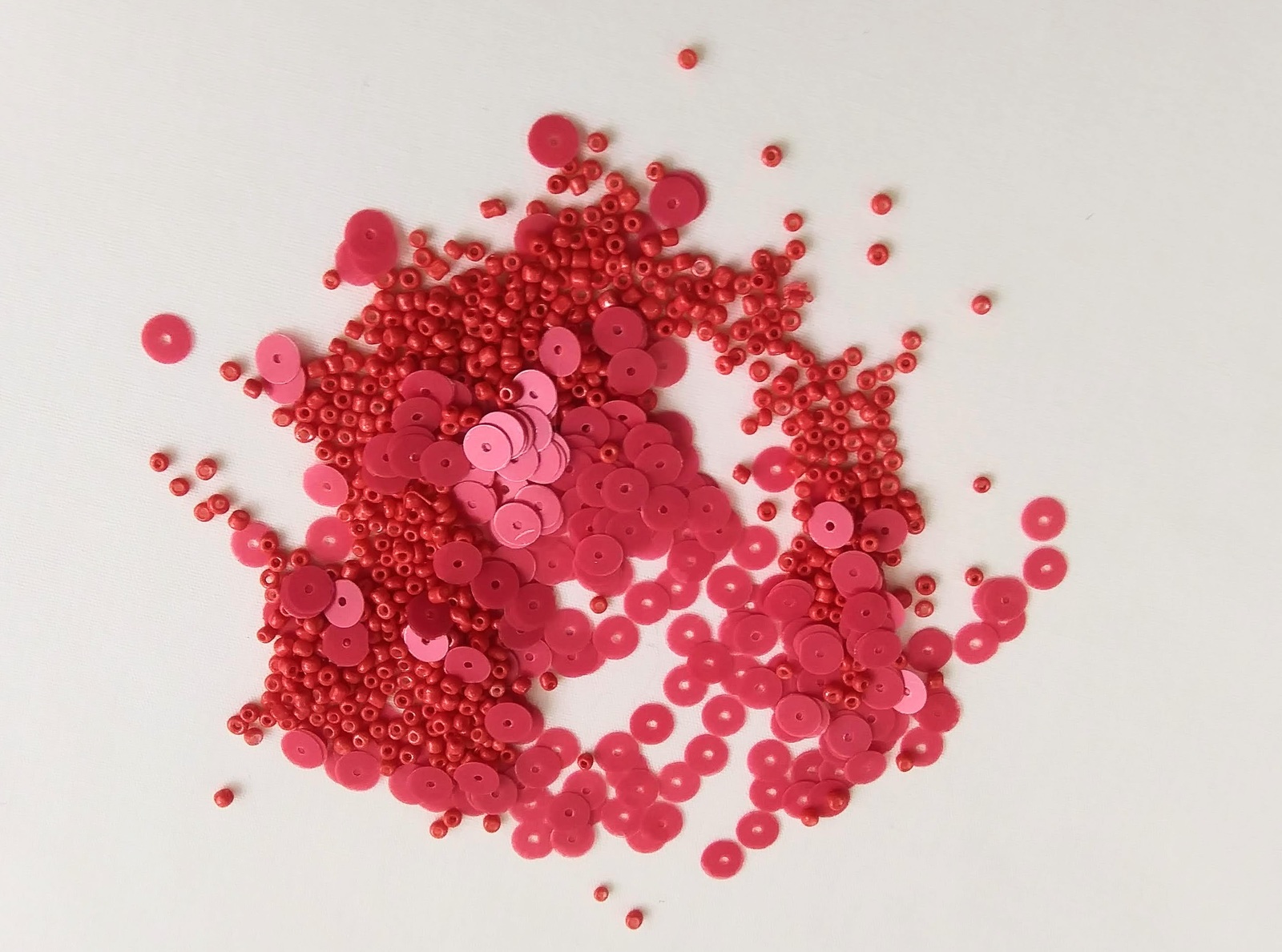 900 Craft Jewelry Coral Pink Matte Finish 1/4&quot; Sequins &amp; Seed Beads Free... - $4.25