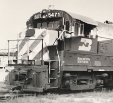 Burlington Northern Railroad BN #5471 U30B Locomotive Train Photo Minneapolis - £7.34 GBP