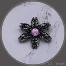 Pink Purple Rhinestone Filigree Flower Brooch Vintage Silver Tone ⚜️ - £7.81 GBP
