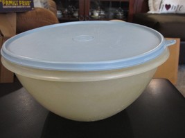 Tupperware 237 Wonderlier Bowl with Blue Lid - $18.80