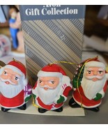 3 Vintage Avon Porclain 2&quot; Santa&#39;s Christmas Trio Ornaments Mint Conditi... - $184.23 MXN