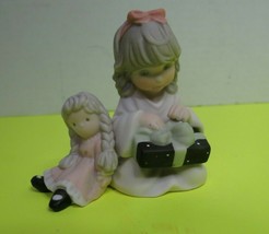 Enesco 1998 Figurine The Best Gift Is The Gift Of Friendship #352462 Limited Ed - $11.00
