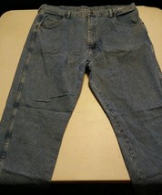007 Men&#39;s Wrangler Rugged Wear Jeans 42x30 Gently Used - $7.99