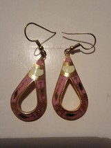 Vintage Earrings Tear Drop Pink Butterfly Flowers Gold Tone - £19.19 GBP