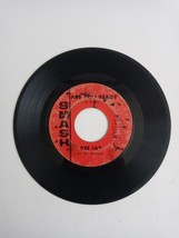 Dee Jay And The Runaways Peter Rabbit / Are You Ready 45 Record - $55.71 MXN