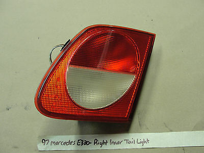 OEM 97 Mercedes E320 W210 RIGHT INNER TRUNK MOUNTED TAIL LIGHT LENS #A2108203064 - £31.13 GBP
