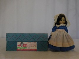 Madame Alexander Vintage 1981 Belgium 8" Doll #562 + Box - $17.84