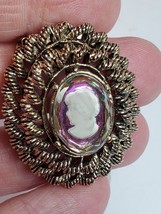 Gerrys Pin Glass Cameo 3 Level Antiqued Goldtone Swirl Iridescent Estate Fashion - £11.83 GBP