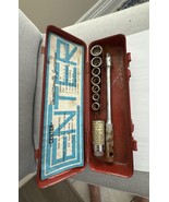 Vintage 9 Peice CENTER  Socket/Wrench Set  Red Metal Box With 2 Fasteners - €16,94 EUR