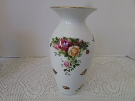 ROYAL ALBERT OLD COUNTRY ROSES 7.5&quot; FLORAL VASE SIGNED MICHAEL DOULTON  - $34.60
