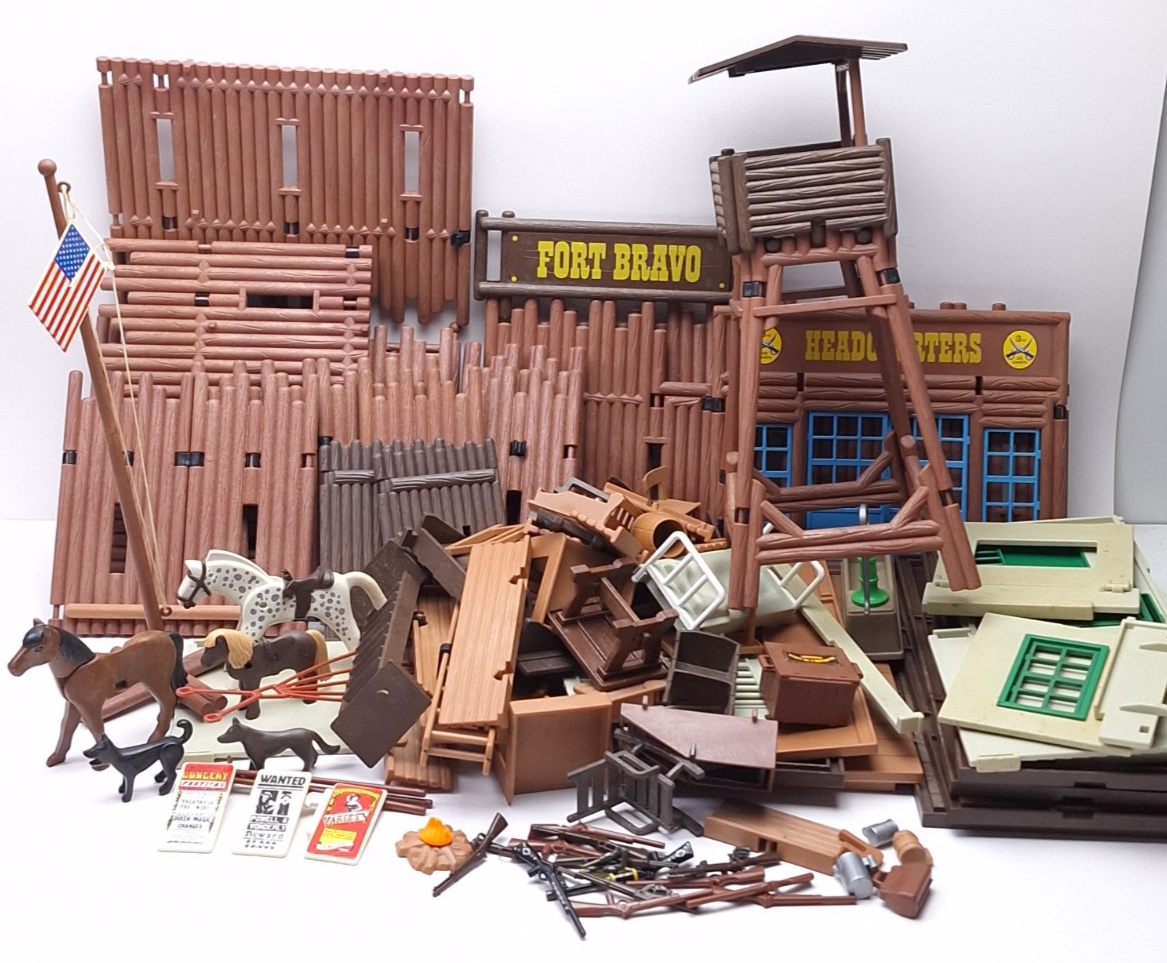 Vintage Playmobil 1987 Western Fort Bravo 3773 Spare parts - $72.03