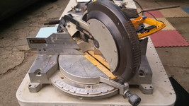 23RR73 12&quot; Compound Miter Saw, Dewalt DW705, For Parts / Repair - £45.07 GBP