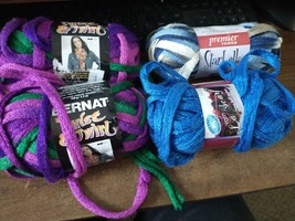 lot of 4 skeins of yarn to make ruffle scarfs 2 Bernat,1 Starbella, 1 La Scarf - £7.83 GBP