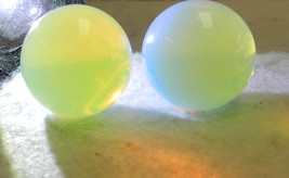 #16569m Pair of Large Akro Agate Moonie Marbles .78 Inches - £42.04 GBP