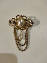 Pin Brooch Gold Tone Faux Pearls Layered Chains - £13.88 GBP