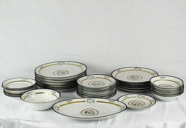 Hutshenreuther Selb Bavaria Lot of 30 Porcelain Dishes Dinnerware Incomplete - £70.41 GBP