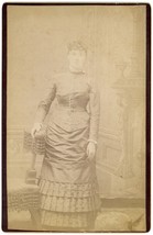 Circa 1880&#39;S Cabinet Card Beautiful Woman Victorian Dress Wiley &amp; Co Olean, Ny - £7.57 GBP