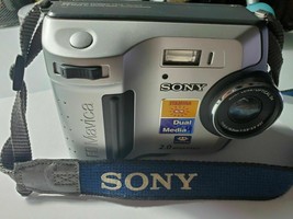 Sony MVC FD200 floppy disk 3.5&quot; Digital LCD screen Mavica zoom Camera w/EXTRAS - £78.91 GBP